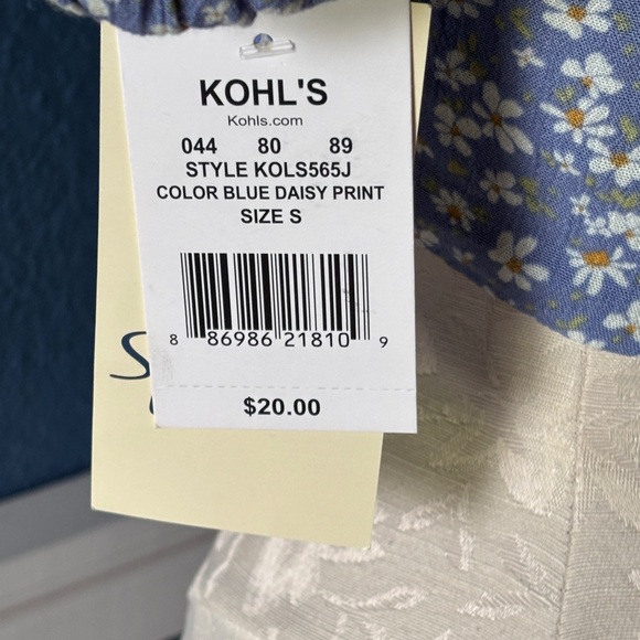 Live To Be Spoiled Cropped Smocked Top Blue Daisy Size Small - Picture 5 of 7